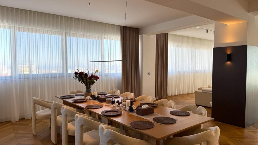 Penthouse cu 6 camere decomandat în Mamaia