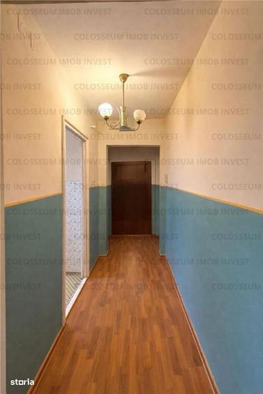 Apartament cu 3 camere semidecomandat în Astra