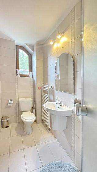 Casă individuală cu 6 camere cu Canalizare în Dâmbul Morii