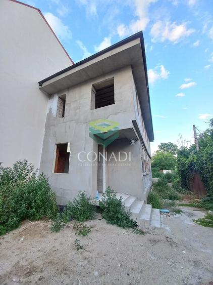Casă individuală cu 4 camere cu Canalizare în Dacia