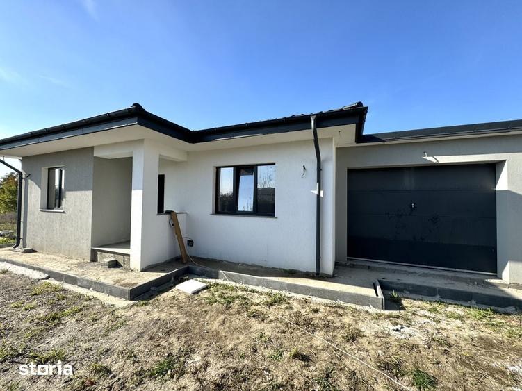 Casă cu 4 camere cu Teren 400 Mp în Rediu