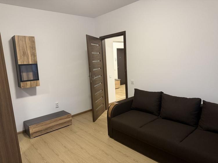 Apartament cu 2 camere decomandat în Florești