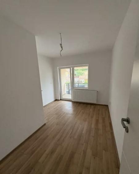 Duplex cu 4 camere cu Canalizare în Cetate