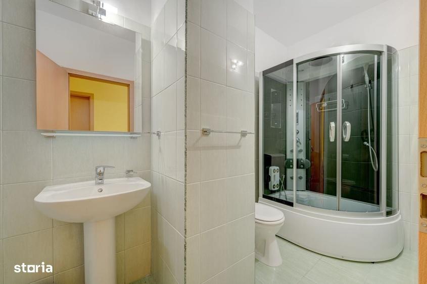 Apartament cu 4 camere decomandat în Titan