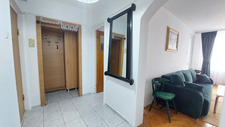 Apartament cu 3 camere circular, mobilat în Titan