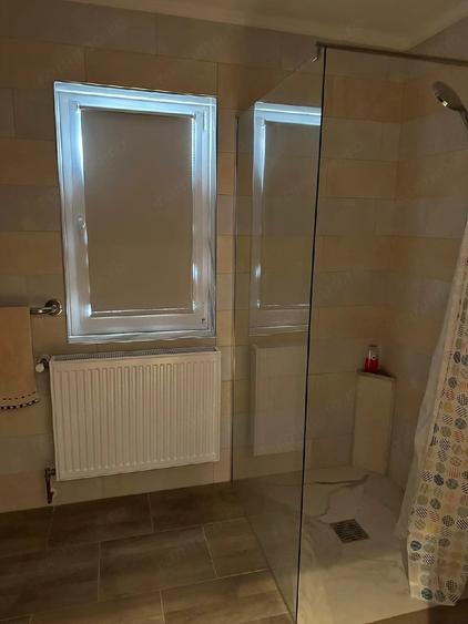 Casă cu 5 camere cu Teren 1000 Mp în Peciu Nou