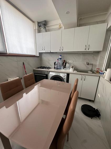 Apartament cu 4 camere semidecomandat în Bragadiru