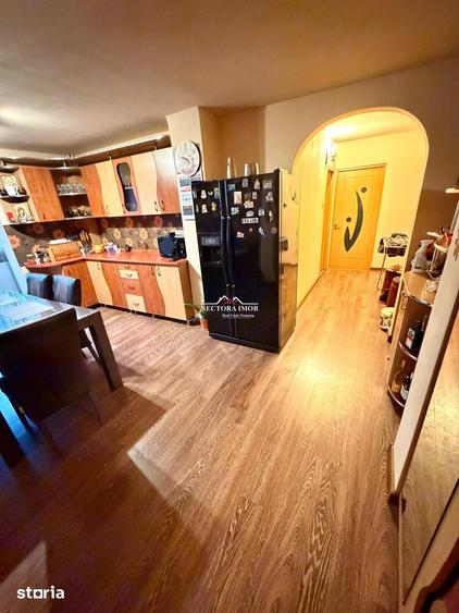 Apartament cu 4 camere în Sânmartin