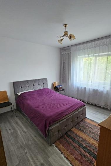 Apartament cu 3 camere decomandat în Obcini