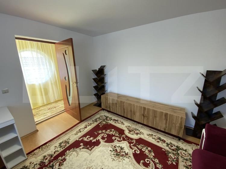 Casă individuală cu 3 camere cu Garaj în Petrindu