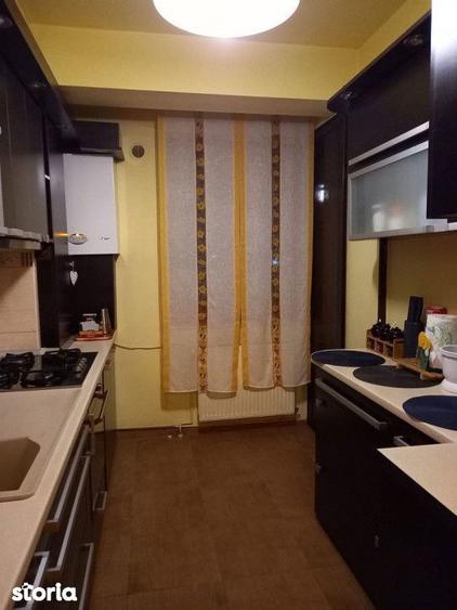 Apartament cu 3 camere, mobilat în Florești