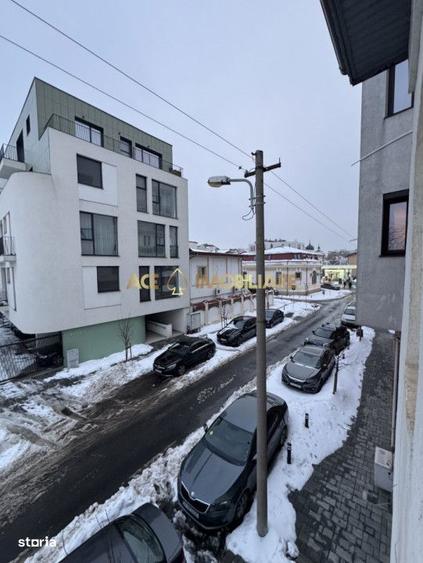 Casă cu 9 camere cu Teren 250 Mp în Dacia