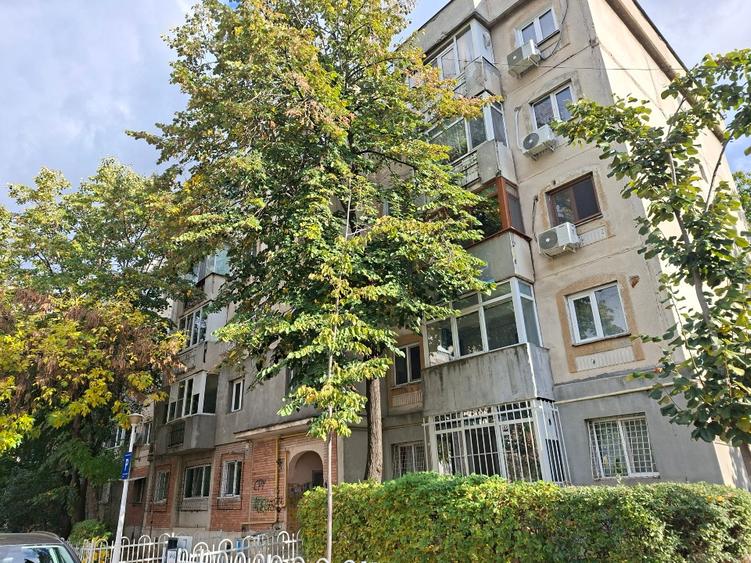 Garsonieră decomandată în Rahova