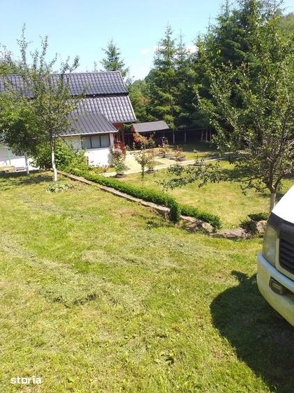 Casă cu 4 camere cu Teren 1228 Mp în Vama