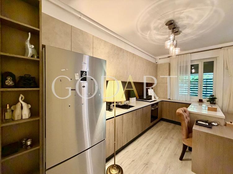 Apartament cu 3 camere decomandat, mobilat în Titan