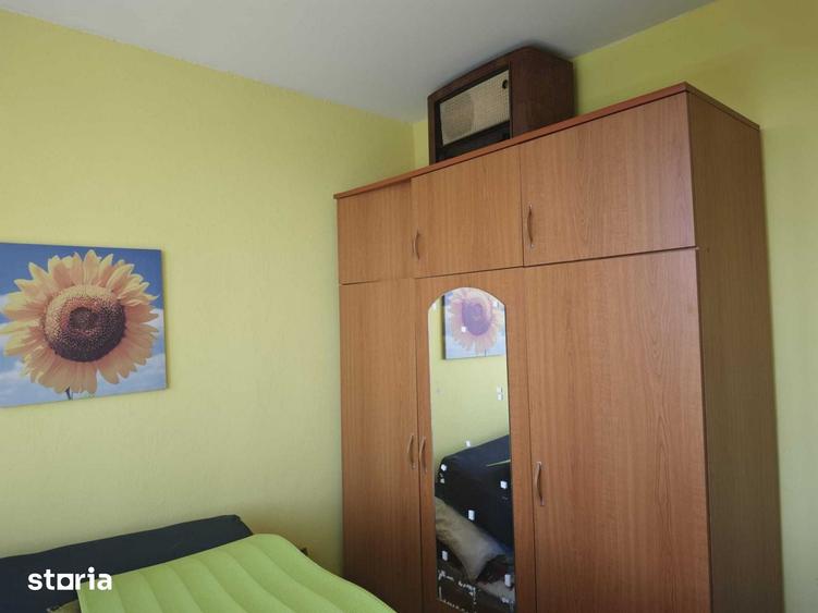 Apartament cu 3 camere semidecomandat în Drumul Taberei