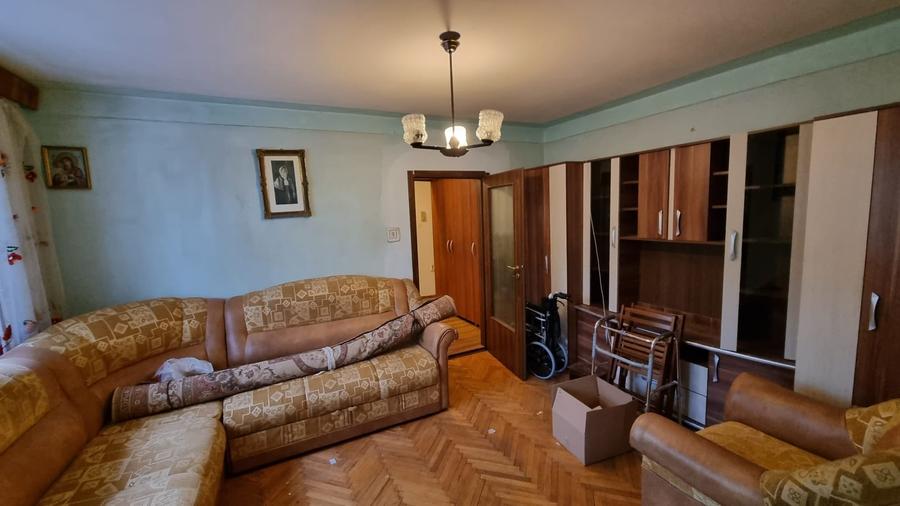Apartament cu 2 camere nedecomandat în Tudor Vladimirescu