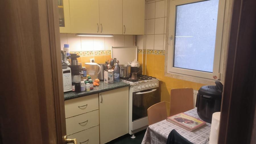 Apartament cu 3 camere decomandat în Drumul Taberei