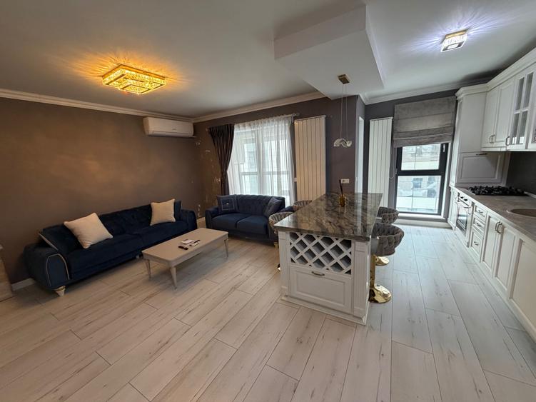 Apartament cu 3 camere decomandat în Drumul Taberei