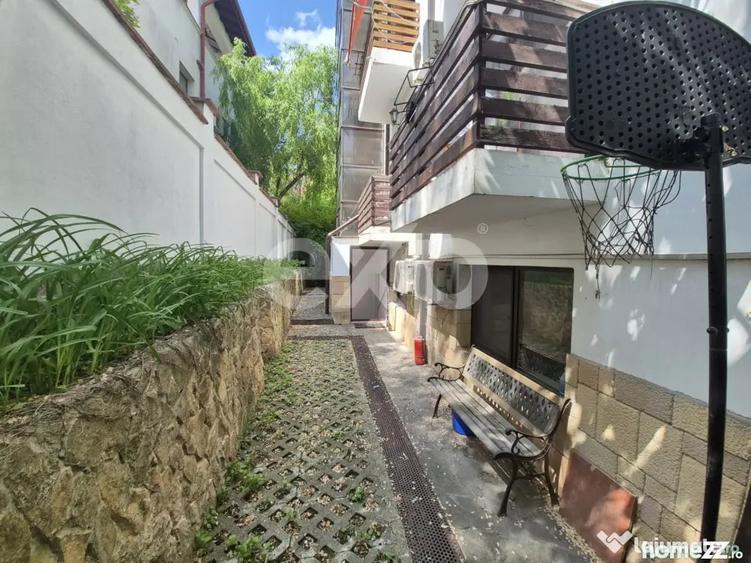Apartament cu 3 camere semidecomandat în Lacul Tei