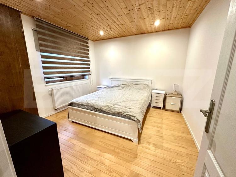 Casă individuală cu 5 camere cu Canalizare în Ciugud