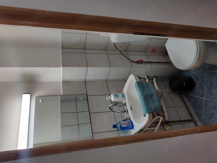 Apartament cu 3 camere decomandat în Tractorul