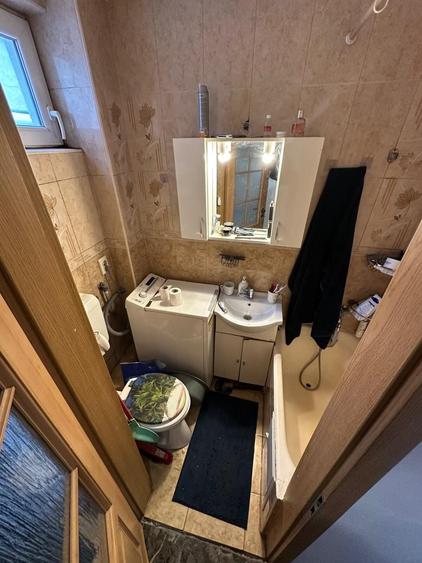 Apartament cu 2 camere semidecomandat în Borș