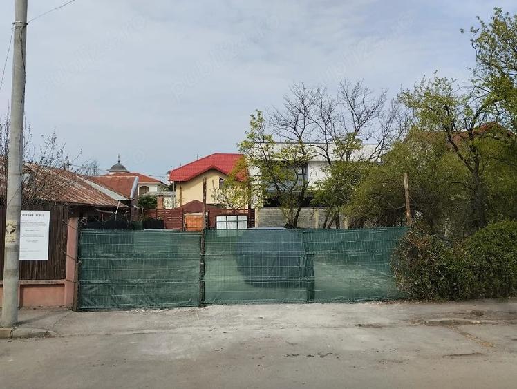 Teren de 232 mp, în Militari