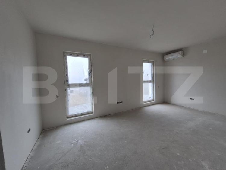 Duplex cu 5 camere cu Canalizare în Dâmbul Rotund
