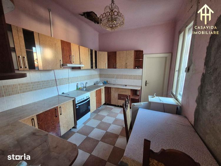 Casă cu 2 camere cu Teren 365 Mp în Central
