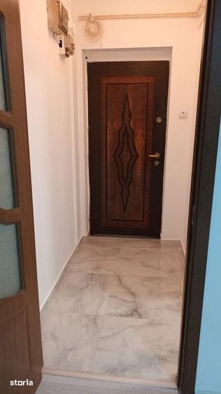Apartament cu 2 camere semidecomandat, mobilat în Aleea Trandafirilor