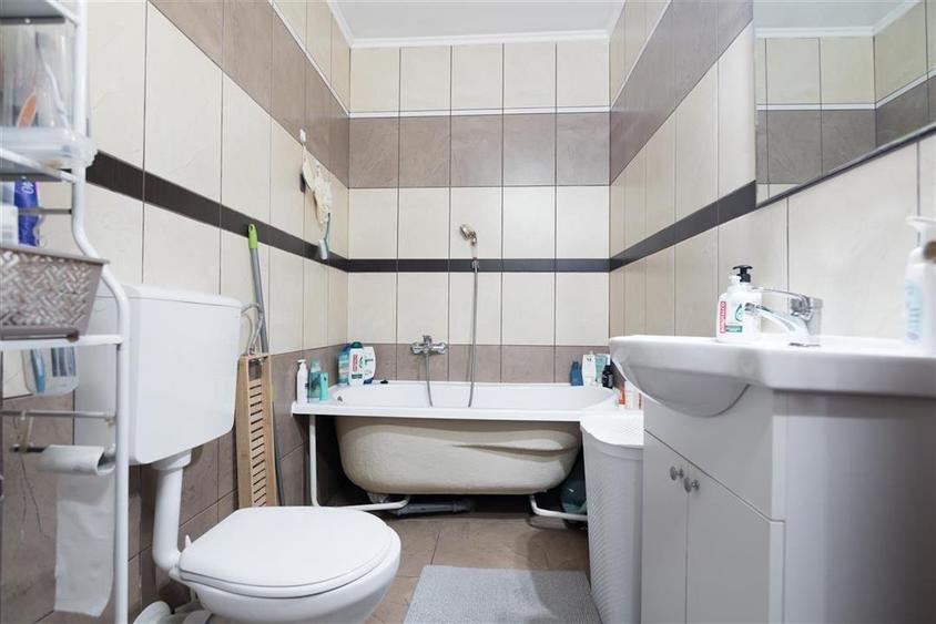 Apartament cu 2 camere decomandat în Nufărul