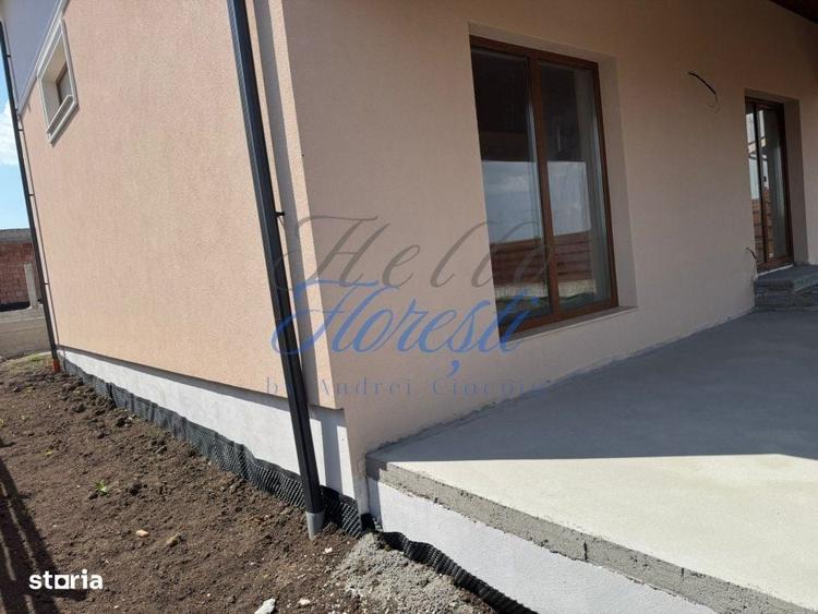 Casă cu 4 camere în Dezmir