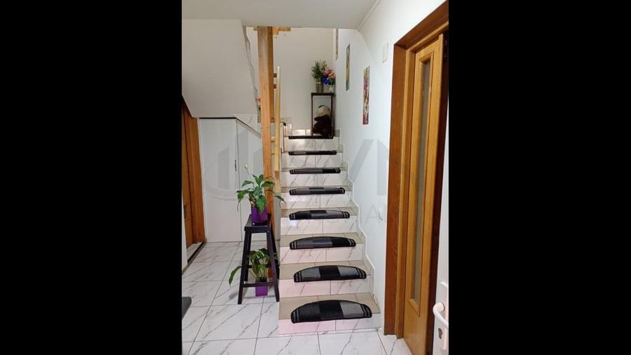 Casă cu 5 camere cu Teren 120 Mp în Colentina