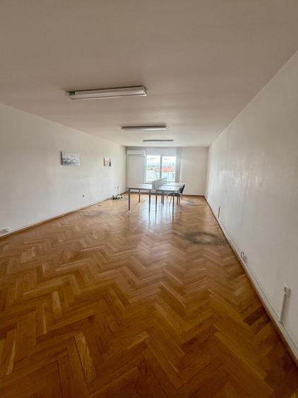 Spațiu comercial, de 270 mp, în Central