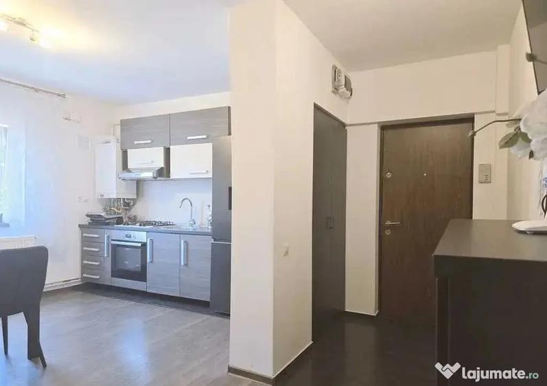 Apartament cu 2 camere decomandat în Centrul Civic