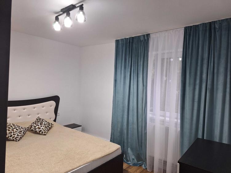 Apartament cu 3 camere decomandat în Aleea Trandafirilor