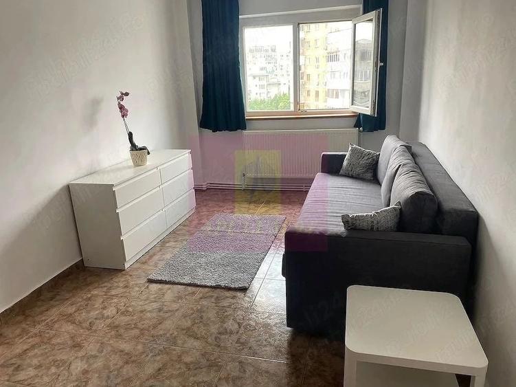 Apartament cu 4 camere semidecomandat, mobilat în Timpuri Noi