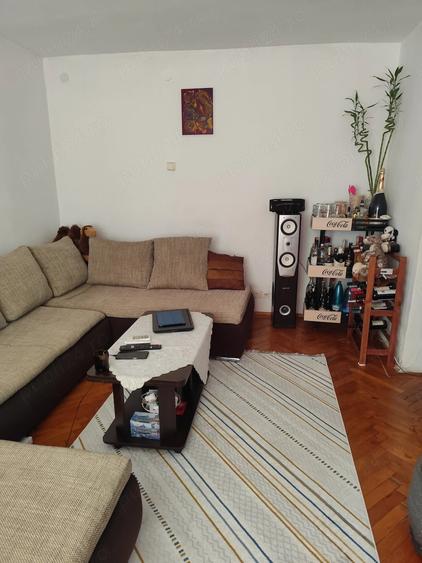 Apartament cu 3 camere decomandat în 9 Mai