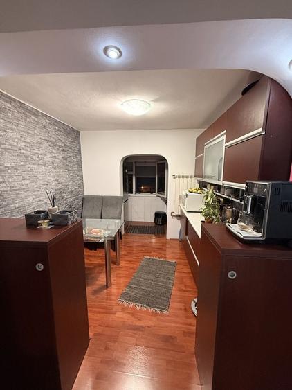 Apartament cu 2 camere decomandat în Est