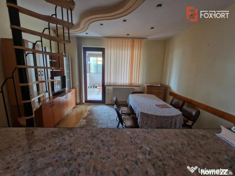 Casă cu 7 camere cu Teren 1500 Mp în Bazoș