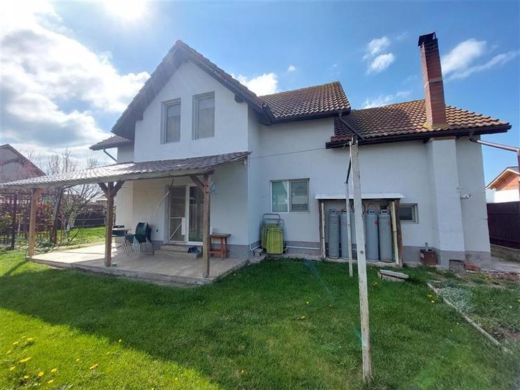 Casă individuală cu 5 camere cu Teren 540 Mp în Sânmihaiu German