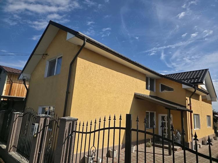 Casă cu 6 camere cu Teren 1200 Mp în Central