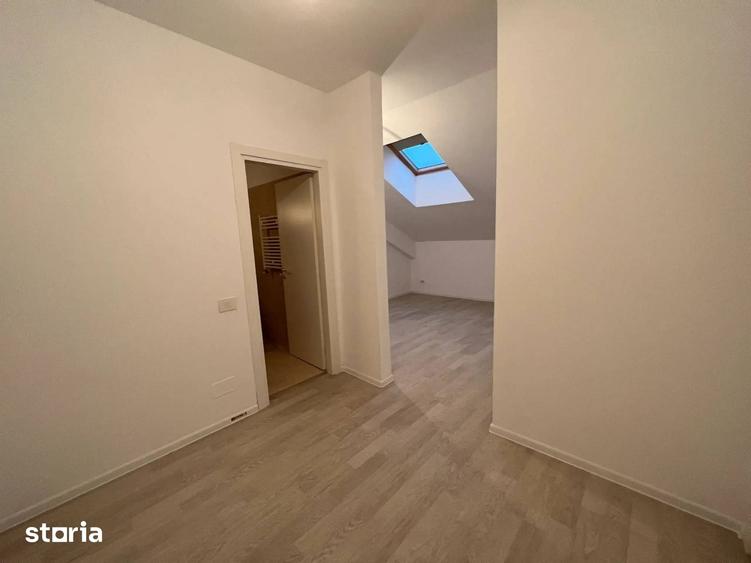Apartament cu 4 camere decomandat în Titan
