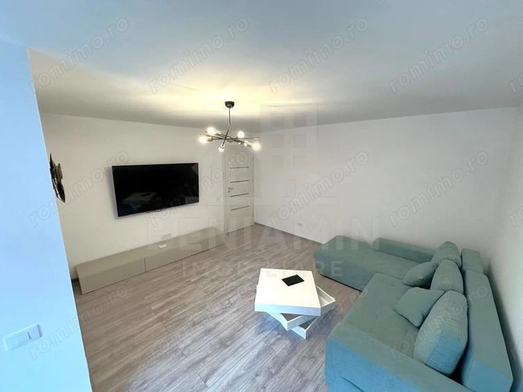 Apartament cu 4 camere decomandat în Central