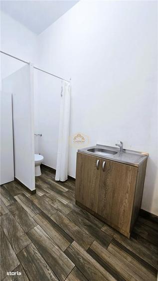 Spațiu comercial, de 21 mp, în Central