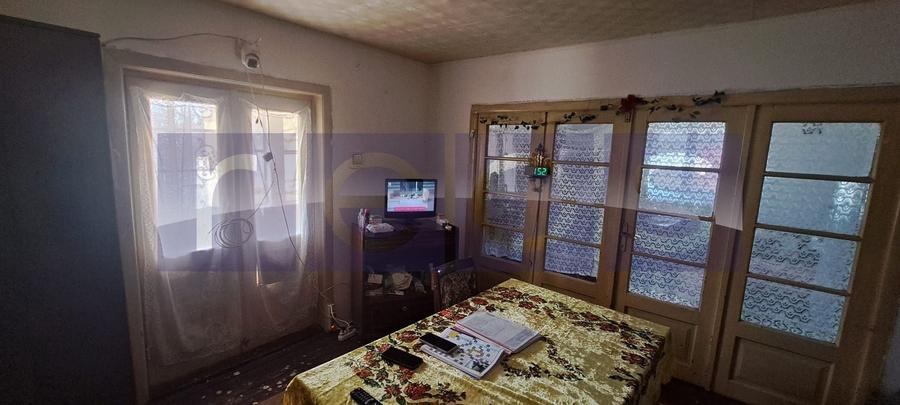 Casă individuală cu 5 camere cu Canalizare în Central