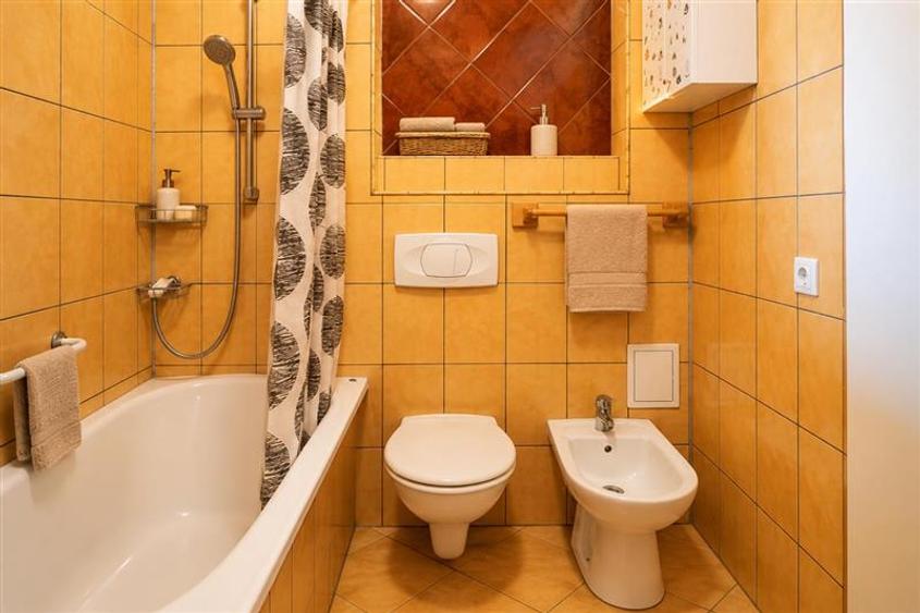 Apartament cu 5 camere decomandat în Centrul Istoric