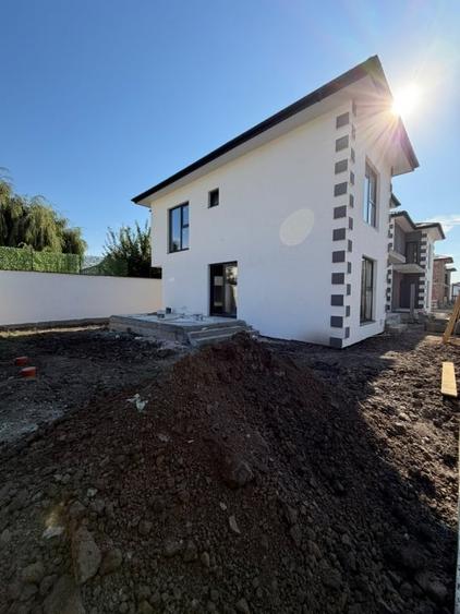 Casă individuală cu 4 camere cu Teren 250 Mp în Bragadiru
