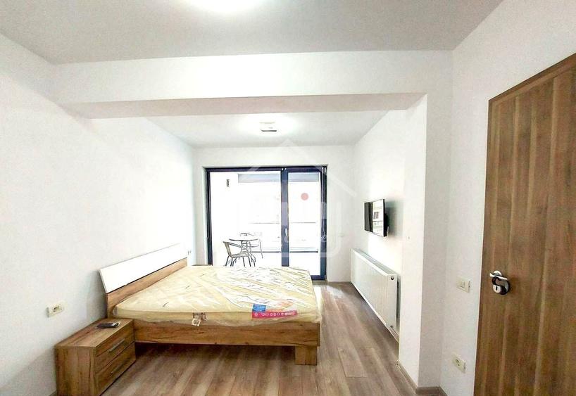 Apartament cu 2 camere decomandat, mobilat în Tractorul
